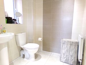 2nd En-suite- click for photo gallery